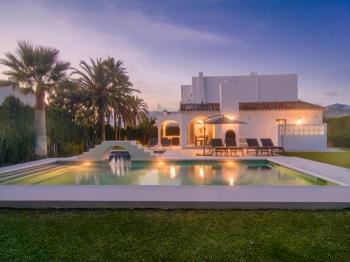 4516 Las Chapas Playa refurbished beach villa - Apartamento en Marbella