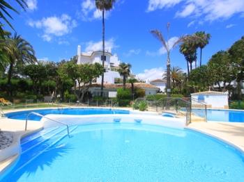 1191 Golden Beach apartment, 2 pools , nice Garden - Apartamento en Marbella