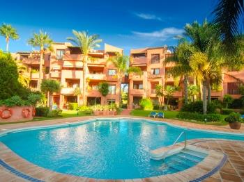 4501 Refurbished apartment Alicate Playa, garden - Apartamento en Marbella