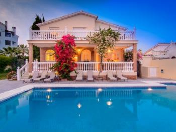 4504 Las Chapas beach villa, heated pool - Apartamento en Marbella