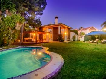 4509 Villa beachside with private heated pool - Apartamento en Marbella